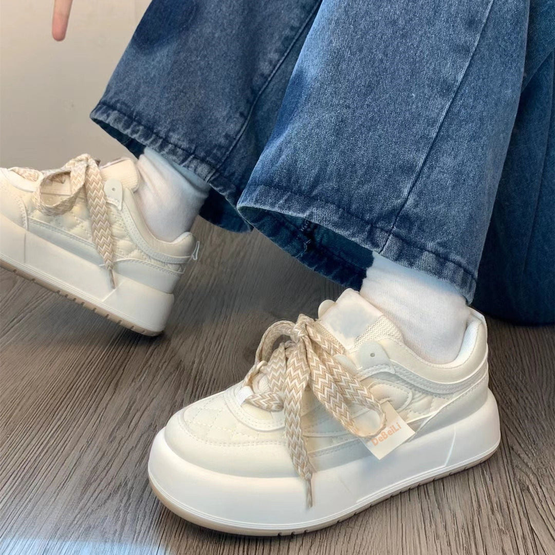 Women's sporty sneakers with fashionable upper material and innovative lacing design Mune Fashion