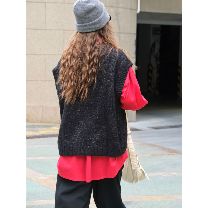 Women's Wide Fluffy V-Neck Knit Vest in Mohair Look Mune Fashion