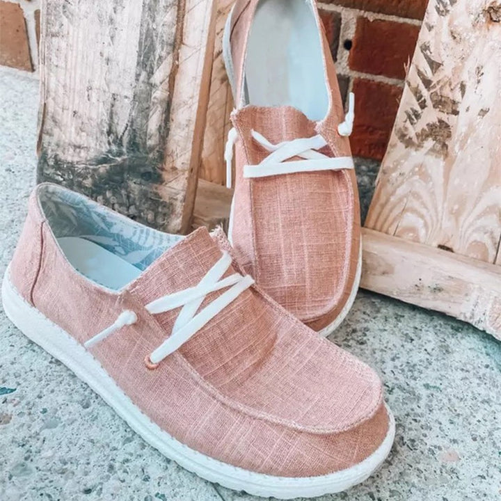 Women's sailcloth moccasin sneakers with elastic lacing, padded comfort insole and profiled rubber sole Mune Fashion