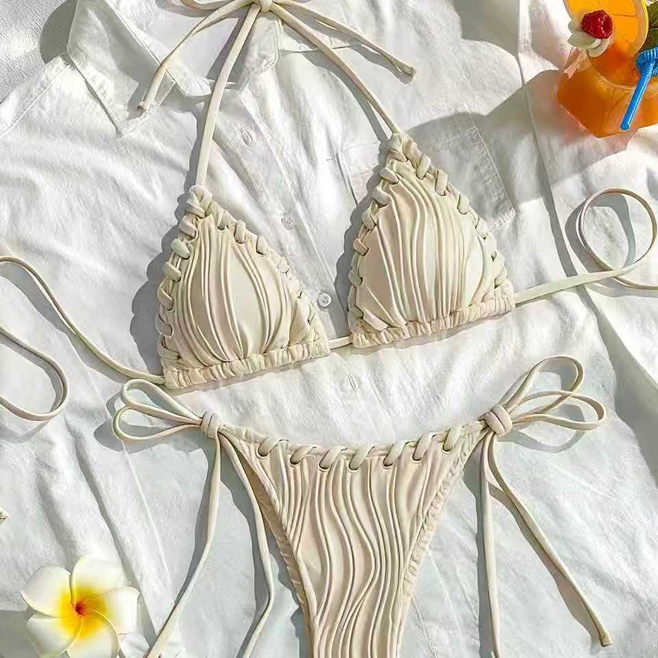 Ladies triangle bikini with wave pattern Mune Fashion