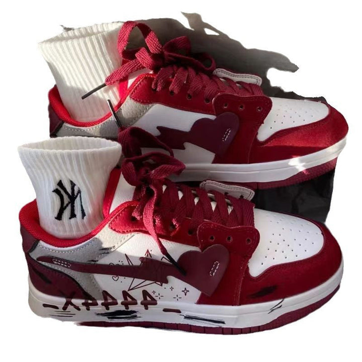 Women's sneakers with unique heart appliqué and fashionable detail Mune Fashion