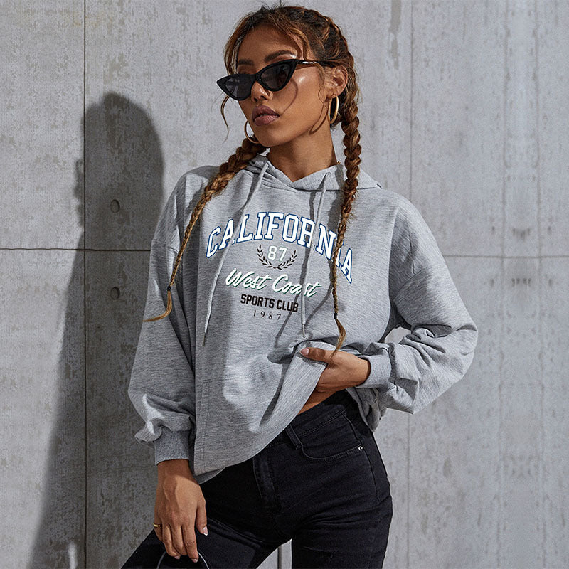 Women's Relaxed-Fit Hoodie with College Style Front Print and Kangaroo Pocket Mune Fashion