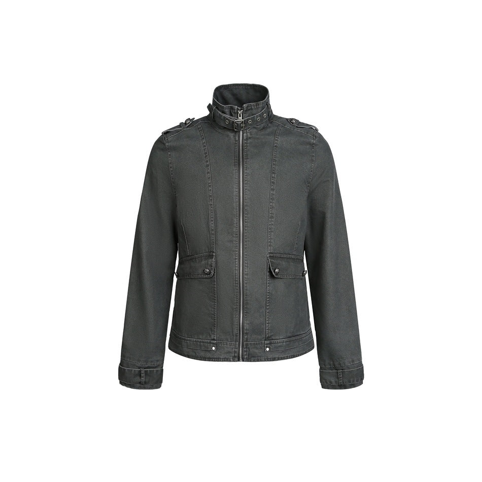 Men's short jacket in field style with high buckle collar, shoulder flaps and flap pockets Mune Fashion
