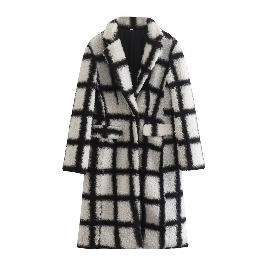 Women's longer teddy coat in check pattern with shawl collar and flap pockets Mune Fashion
