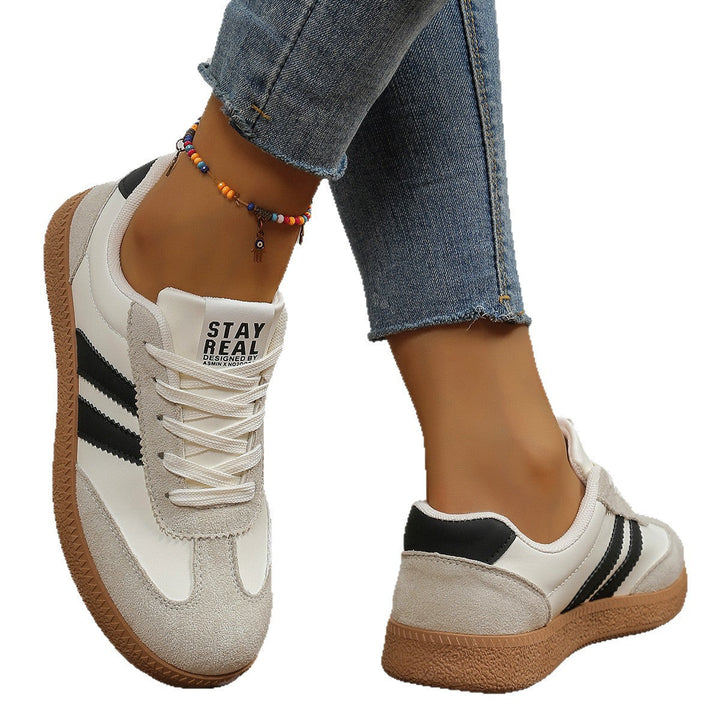 Women's sneakers in sporty retro design with breathable mesh inserts and comfortable sole Mune Fashion