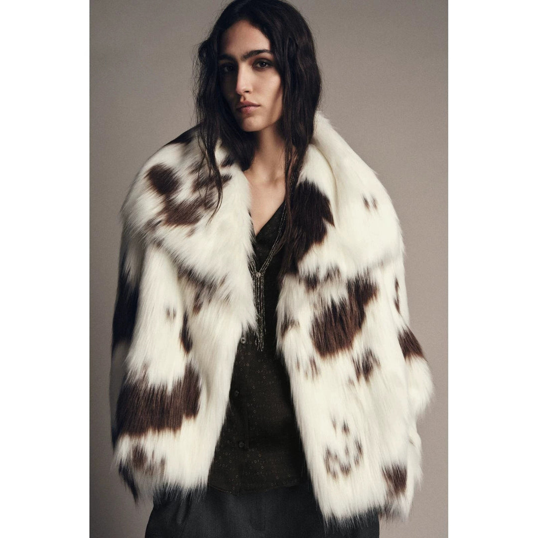 Women's short coat made of dotted high-pile faux fur with voluminous shawl collar Mune Fashion