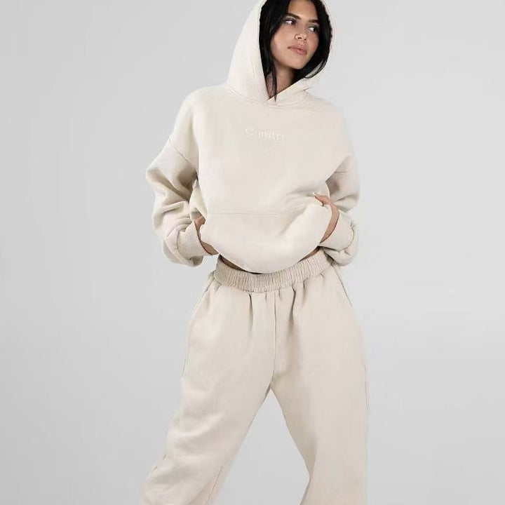 Women's oversized hoodie with kangaroo pocket and soft fleece lining Mune Fashion