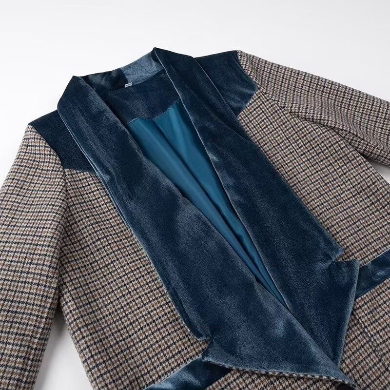 Women's long wool blend coat with velvet shawl collar and piped pockets Mune Fashion