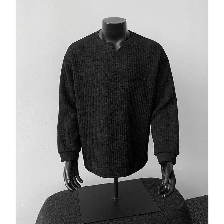 Men's coarse structured knit sweater with V-shaped slit collar and rounded hem Mune Fashion