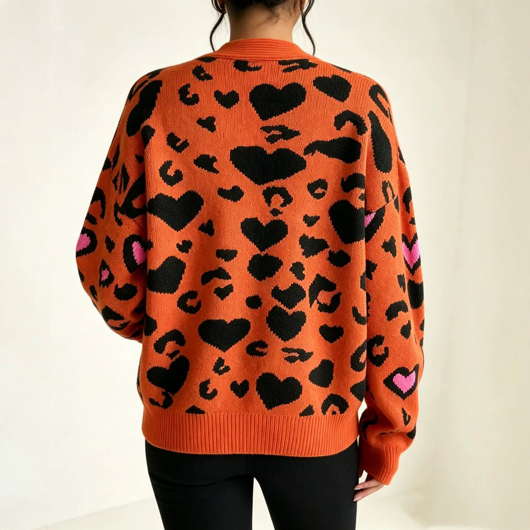 Women's knitted cardigan with heart-leopard jacquard, V-neck and large fabric buttons Mune Fashion