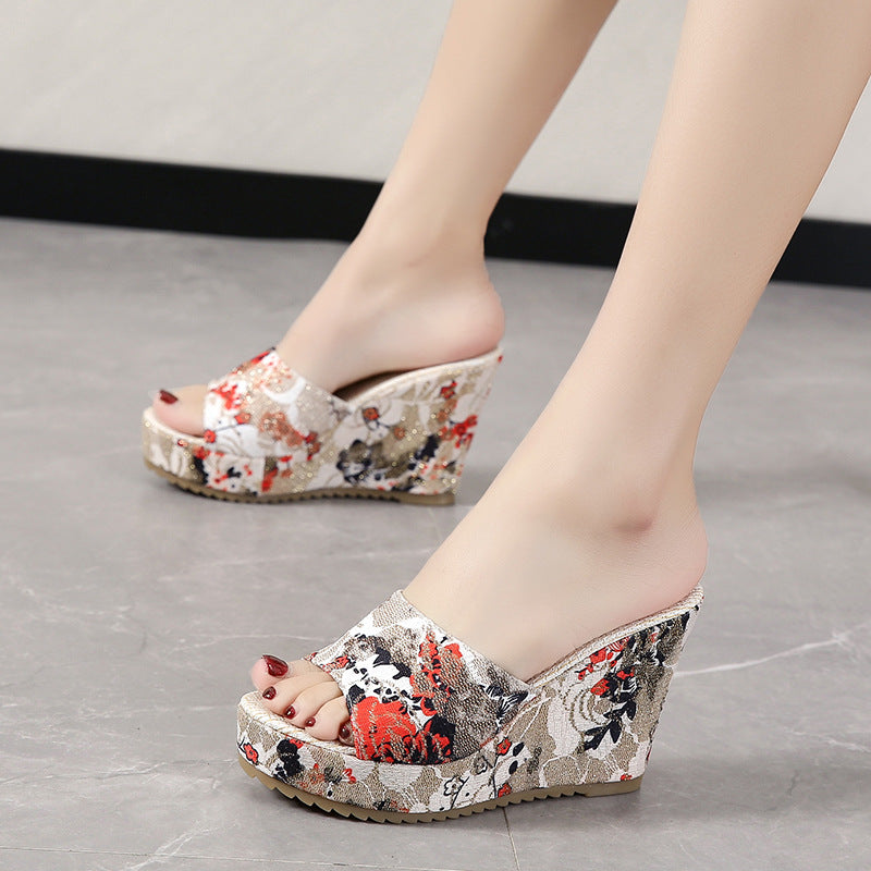 Women’s wedge-heeled slide sandal with floral jacquard fabric and platform Mune Fashion