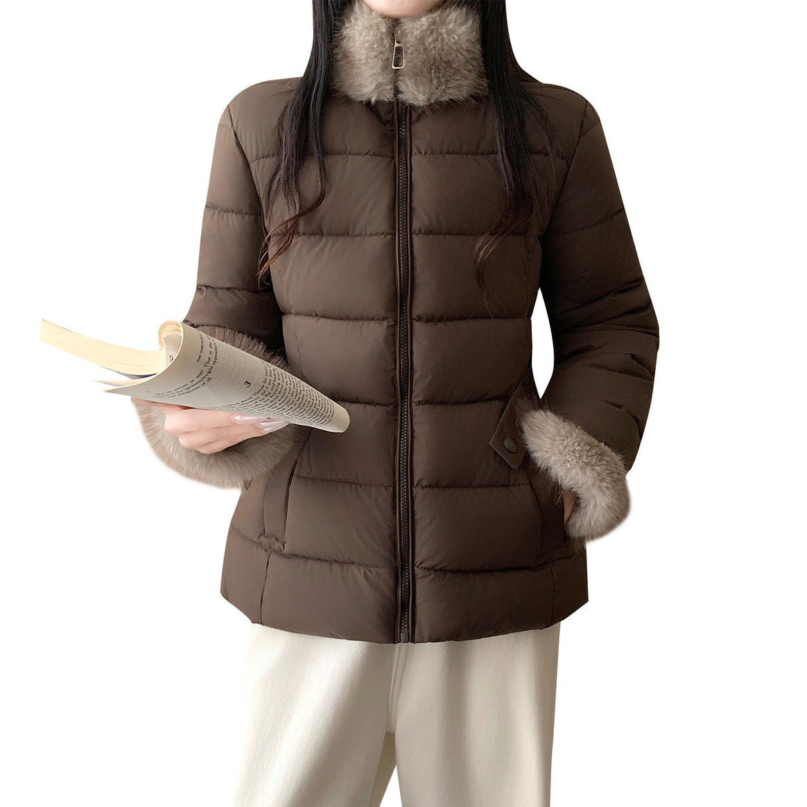 Women's fitted thermal quilted jacket with removable fake fur collar and elastic waist belt Mune Fashion