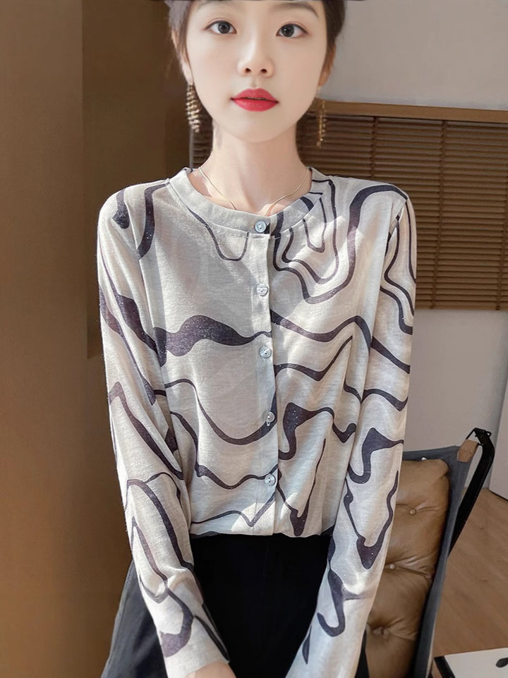Ladies Lightweight Watercolor Print Fine Knit Cardigan with Round Neck and Button Placket Mune Fashion