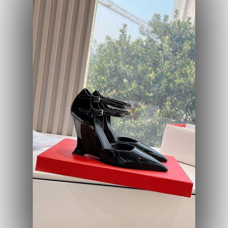 Women's pointed toe patent wedges with sculpted wedge heel and double ankle strap Mune Fashion