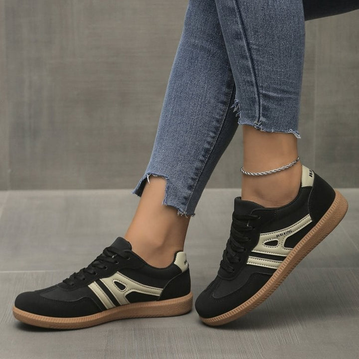 Women's casual sneakers in retro look made of suede imitation with contrasting decorative stripes and cushioning rubber sole Mune Fashion