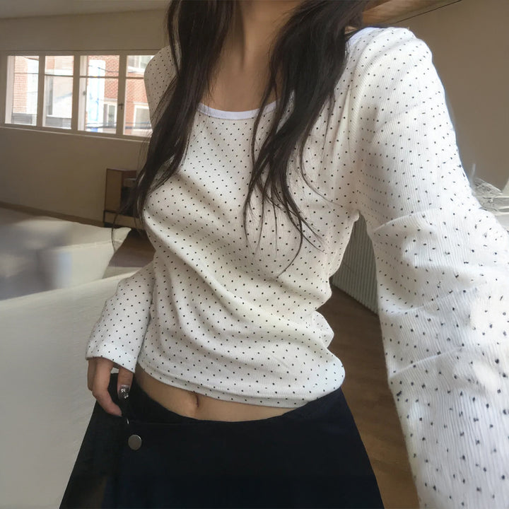 Women's knitted cropped long sleeve with fine polka dot pattern and U-neck Mune Fashion