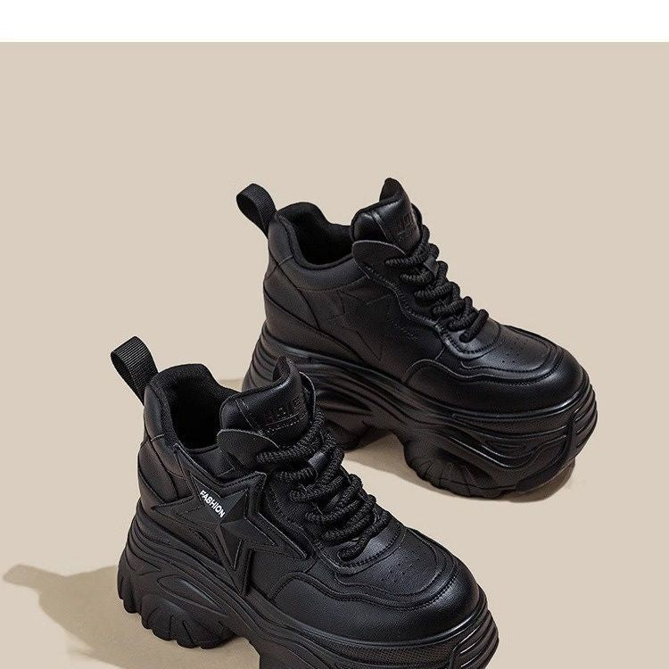 Ladies Chunky Sneaker with trendy star design and extra-large sole Mune Fashion