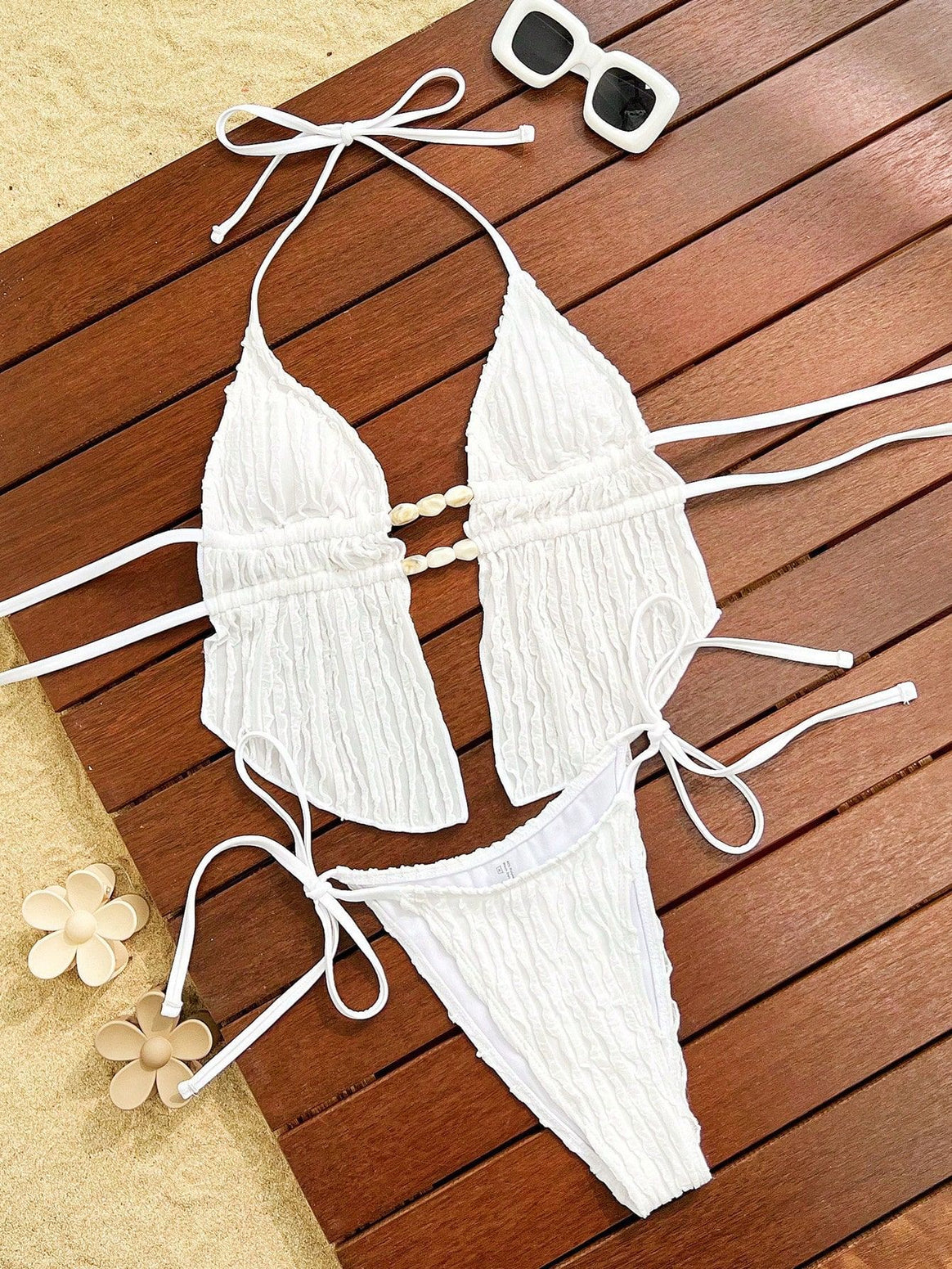 Women's bikini set with fashionable ruffle design and adjustable ties Mune Fashion