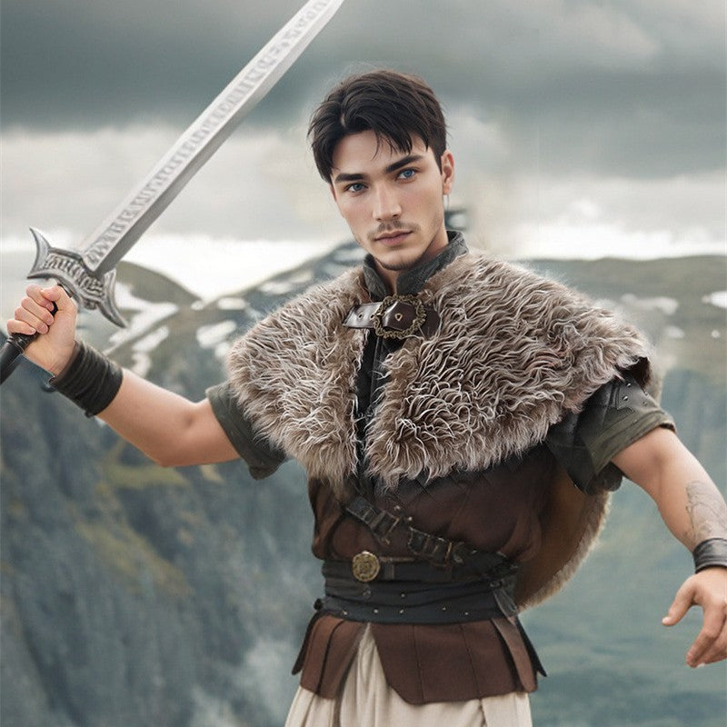 Men's Short Faux Fur Shoulder Cape in Medieval Style with Decorative Closure Mune Fashion