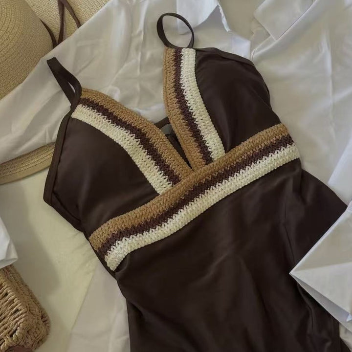 Women Elegant One-Piece Swimsuit with Sophisticated Color Details Mune Fashion