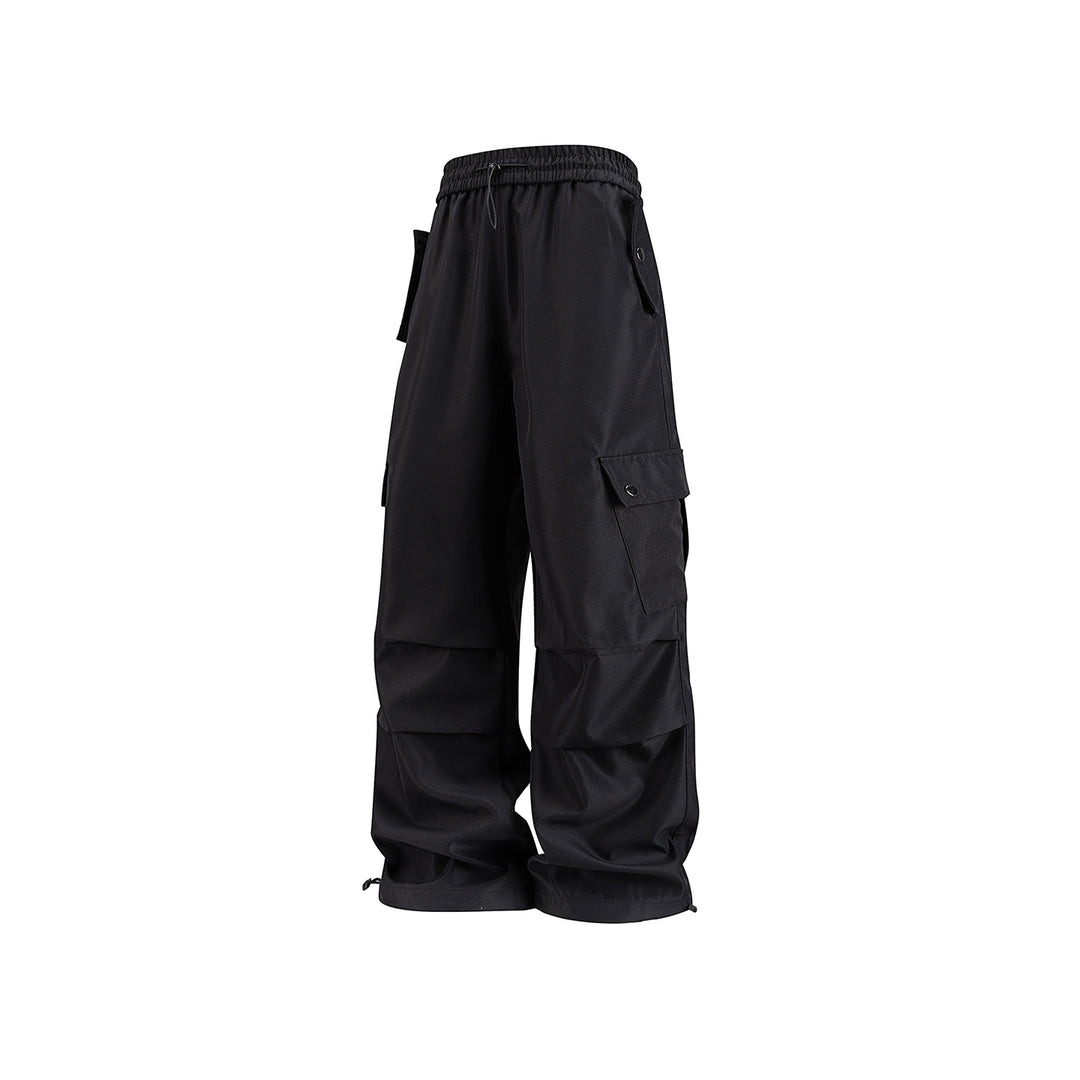 Men's Loose Utility Cargo Pants with Drawstring Waistband, Flap Pockets, and Adjustable Hem Closures Drune