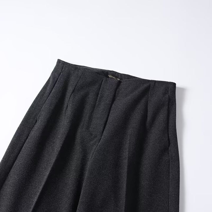 Women's High-Waisted Pleated Trousers with Wide Leg and Classic Tailoring Mune Fashion