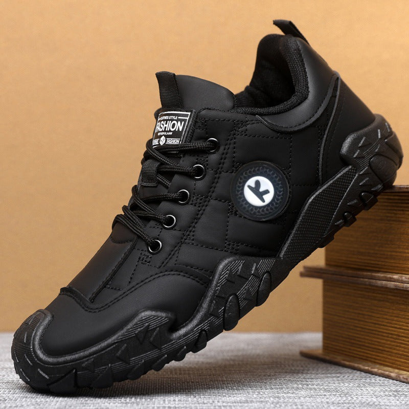 Men's robust outdoor sneaker with profile trail sole and quilted upper material look Mune Fashion