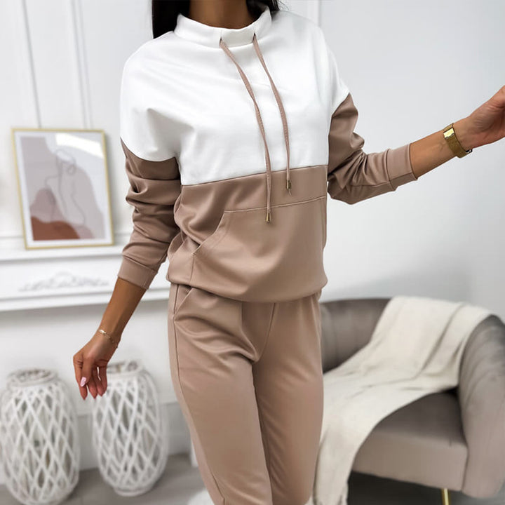 Women's two-piece loungewear set with stand-up collar, kangaroo pocket, and slim joggers Mune Fashion