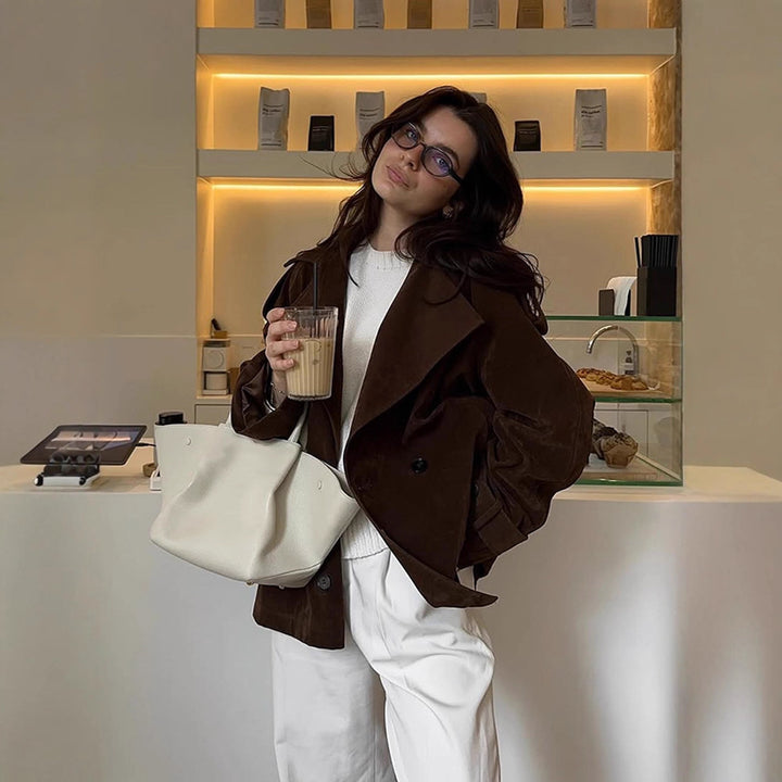 Women's short trench coat in suede look with wide lapels and boxy silhouette Mune Fashion