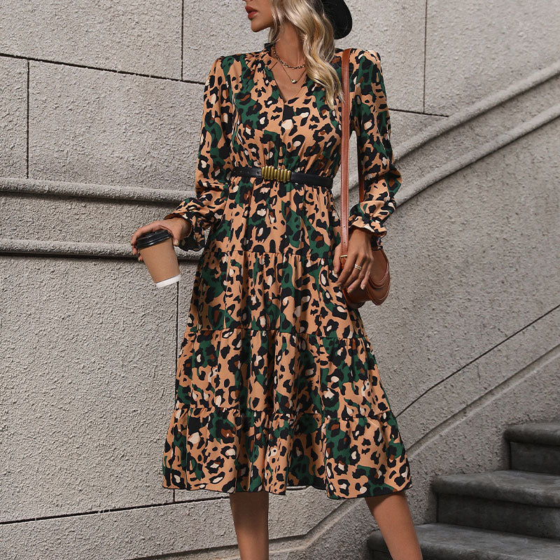 Women's wrap midi dress with leopard pattern, tiered skirt and elastic waist fit Mune Fashion