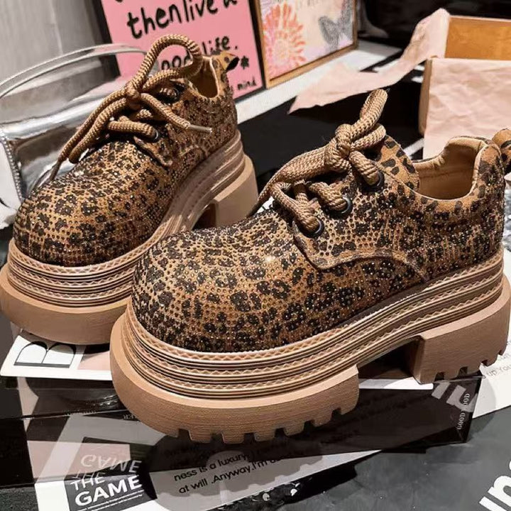 Women's sneaker with sparkling leopard design and durable sole Mune Fashion