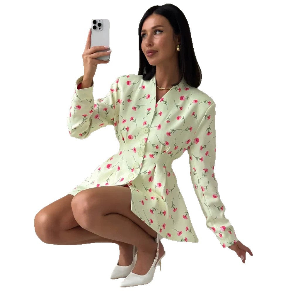 Women's fitted blazer with peplum, decorative buttons and floral pattern Mune Fashion