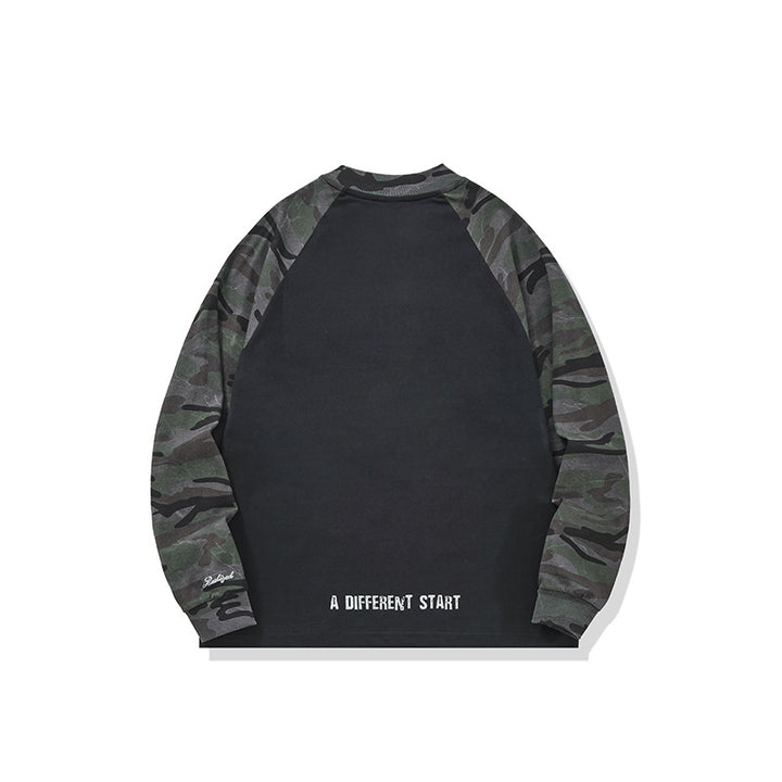 Unisex Oversize Sweatshirt with Camouflage Raglan Sleeves and Embossed Front Logo Mune Fashion