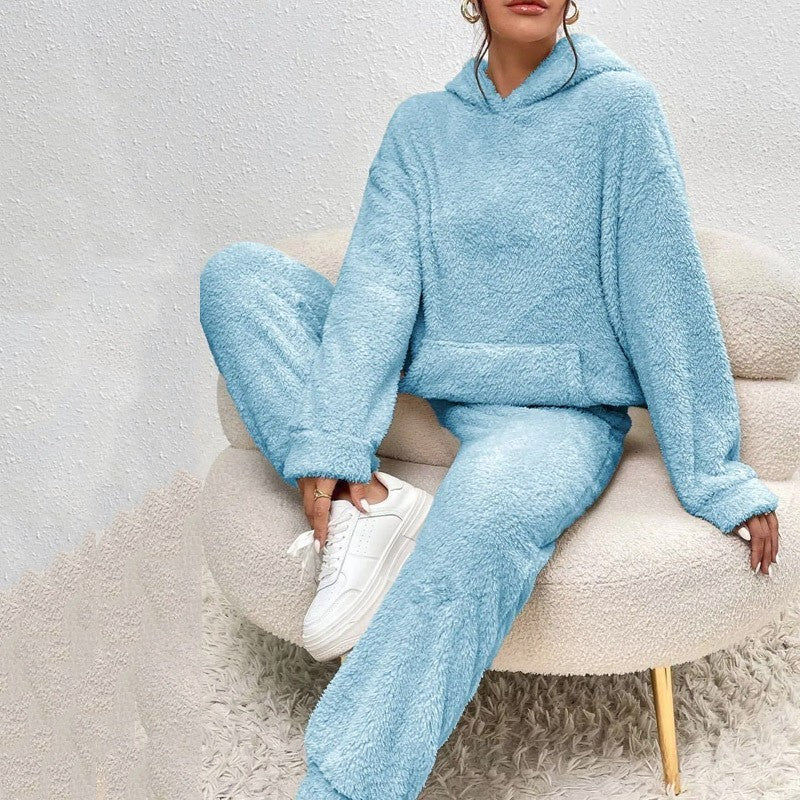Women's cuddly teddy fleece loungewear set with hood, kangaroo pocket, and elastic jogging pants Mune Fashion