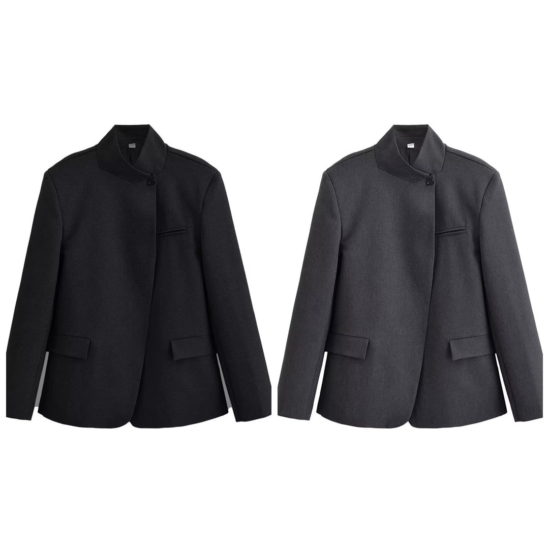 Women's short blazer in boxy cut with stand-up collar and concealed one-button placket Mune Fashion