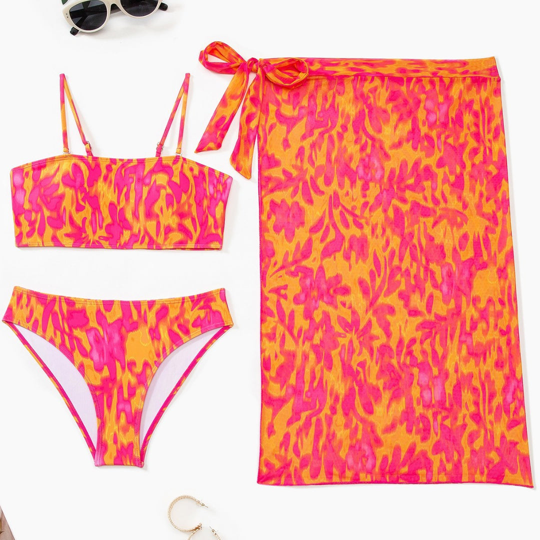 Women's bikini set with fashionable bandeau top and high-cut bottoms Mune Fashion