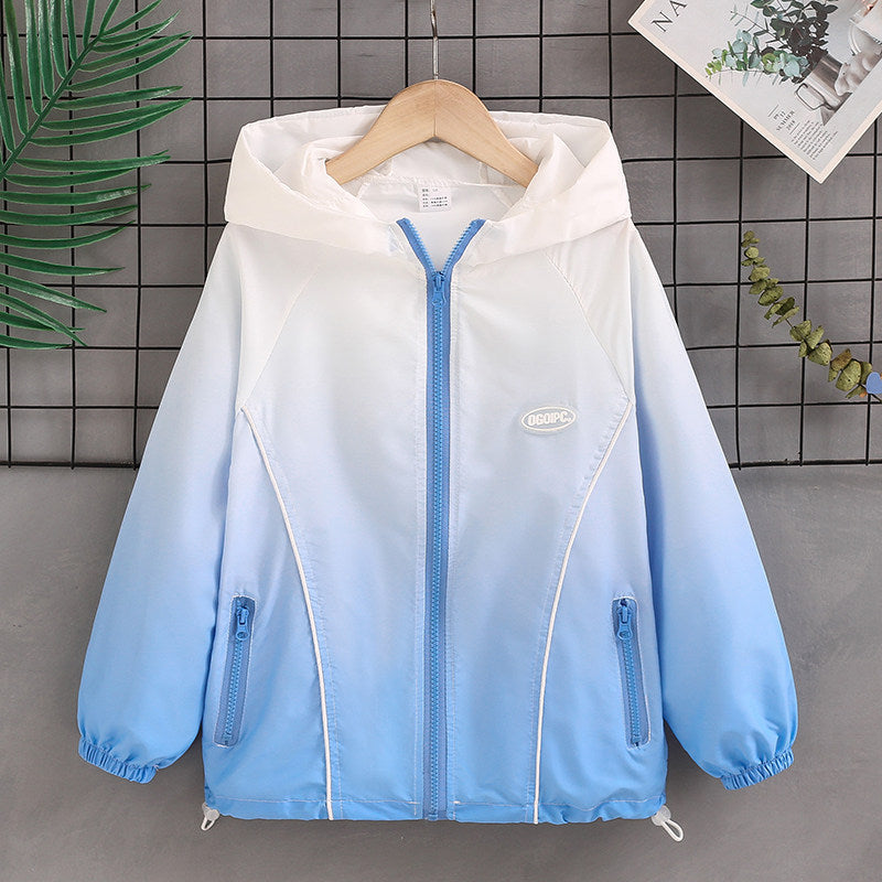 Women's lightweight hooded windbreaker with zipper and concealed pockets Mune Fashion