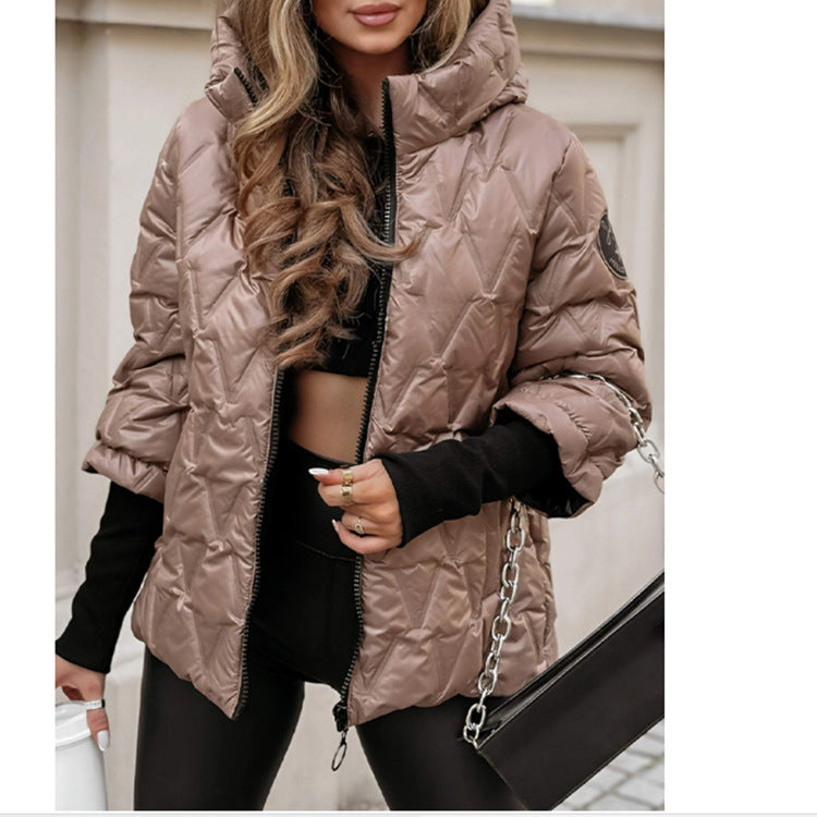 Women nan short quilted padded jacket with high collar wet look and ribbed cuffs Mune Fashion