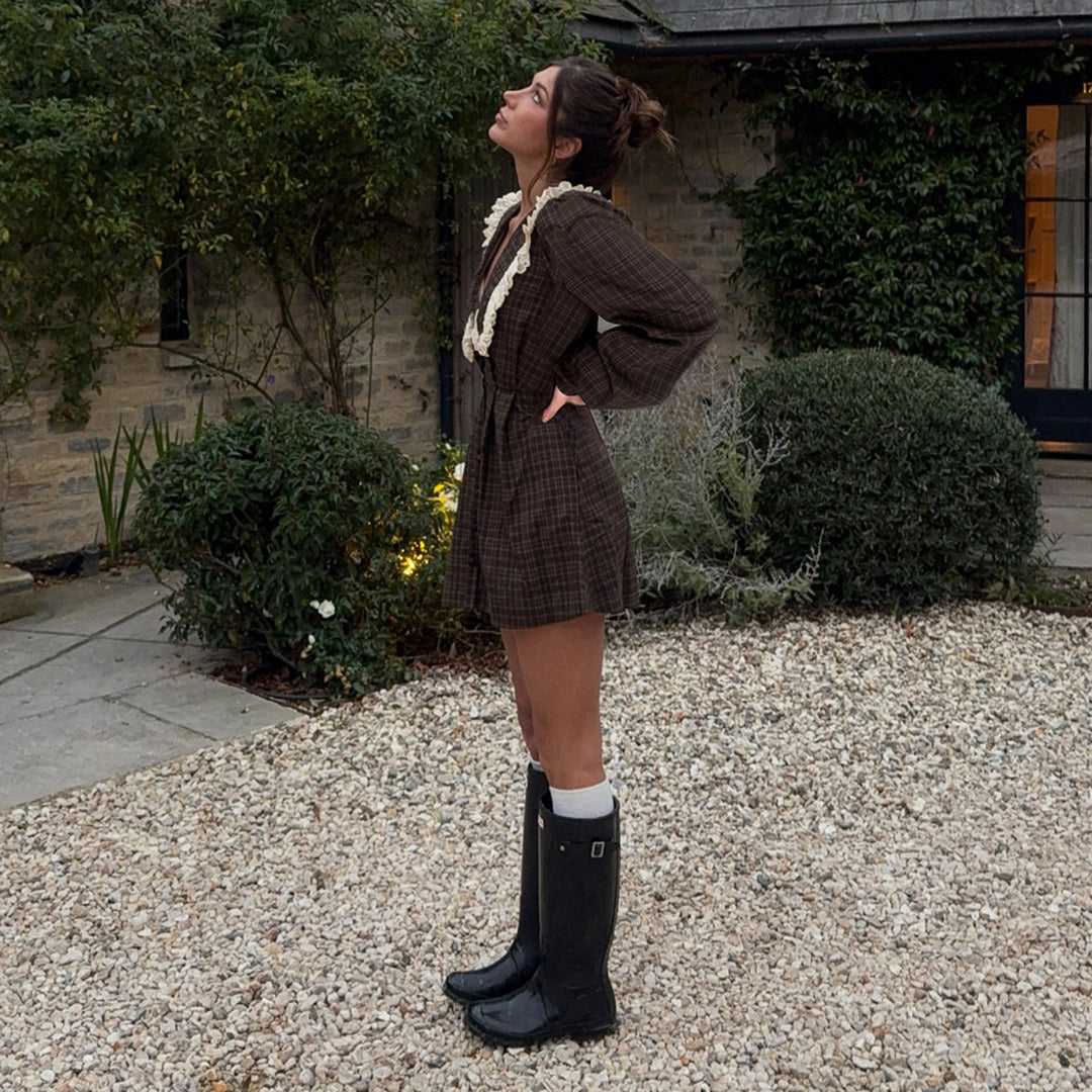 Women Checked Vintage Mini Dress with Oversized Lace Collar and Tailored A-Line Mune Fashion