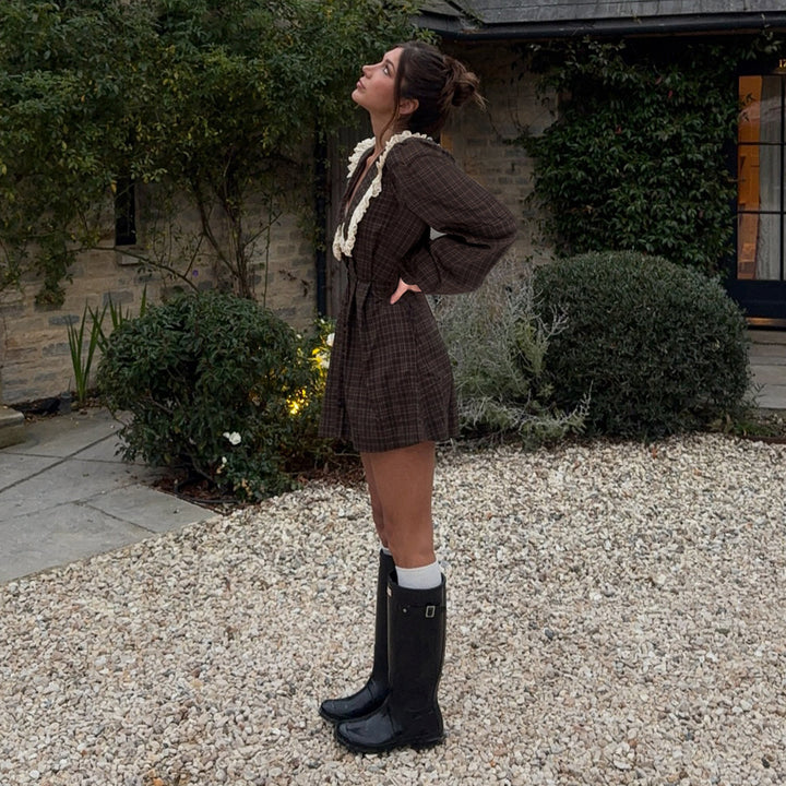 Women Checked Vintage Mini Dress with Oversized Lace Collar and Tailored A-Line Mune Fashion