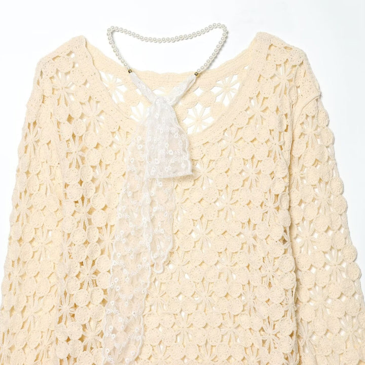 Women crocheted floral sweater with round neckline and lace pattern Mune Fashion