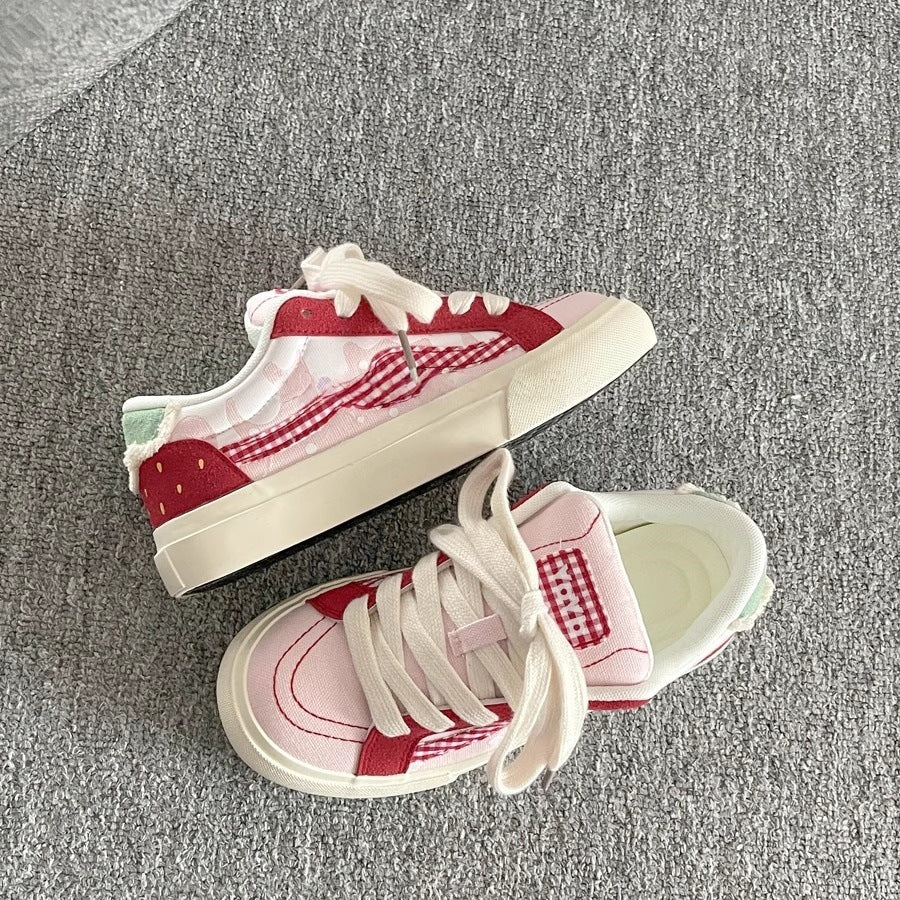 Ladies sneakers in cheerful design by Mune Fashion