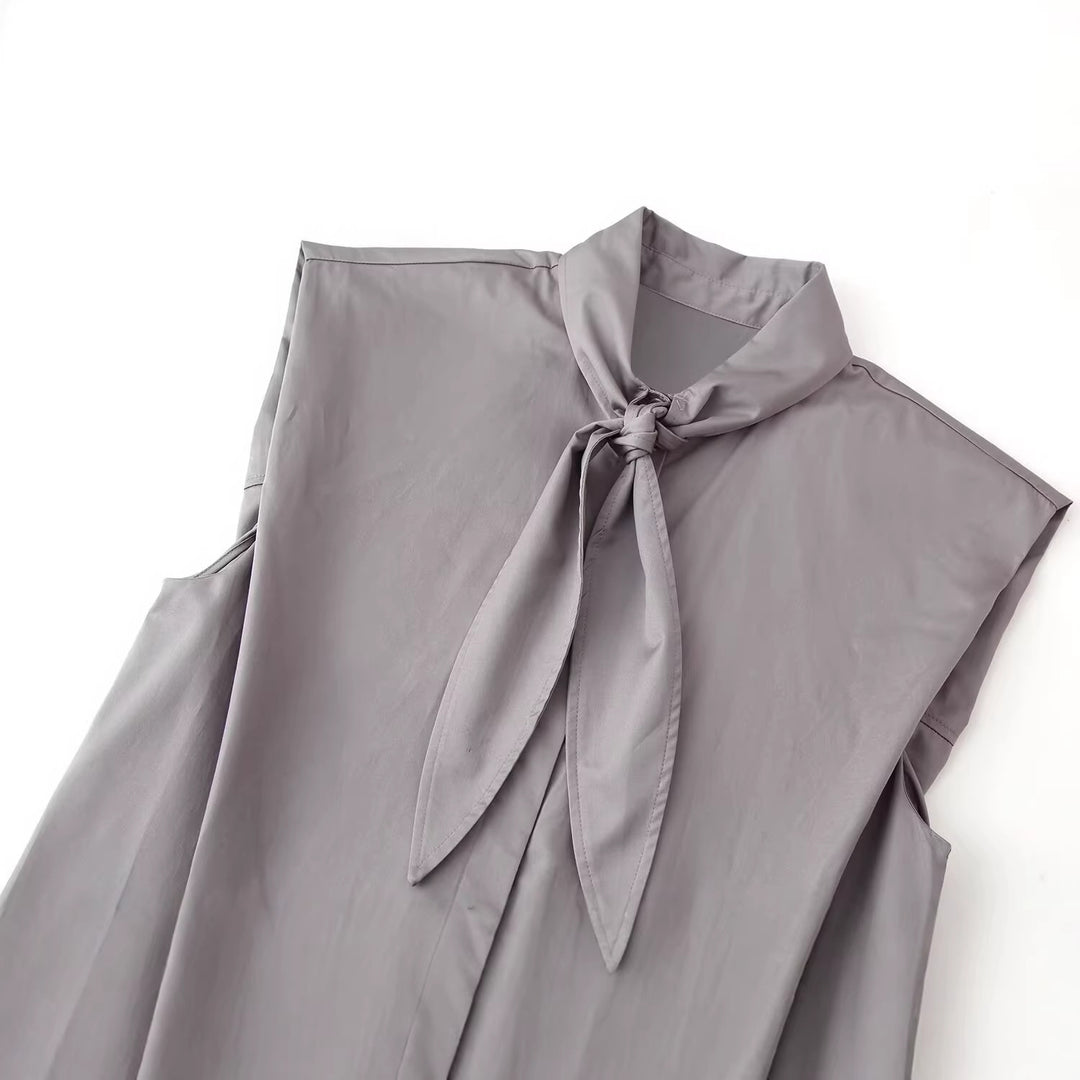 Women's Sleeveless Poplin Blouse with Bow Collar and Pinstripes Mune Fashion