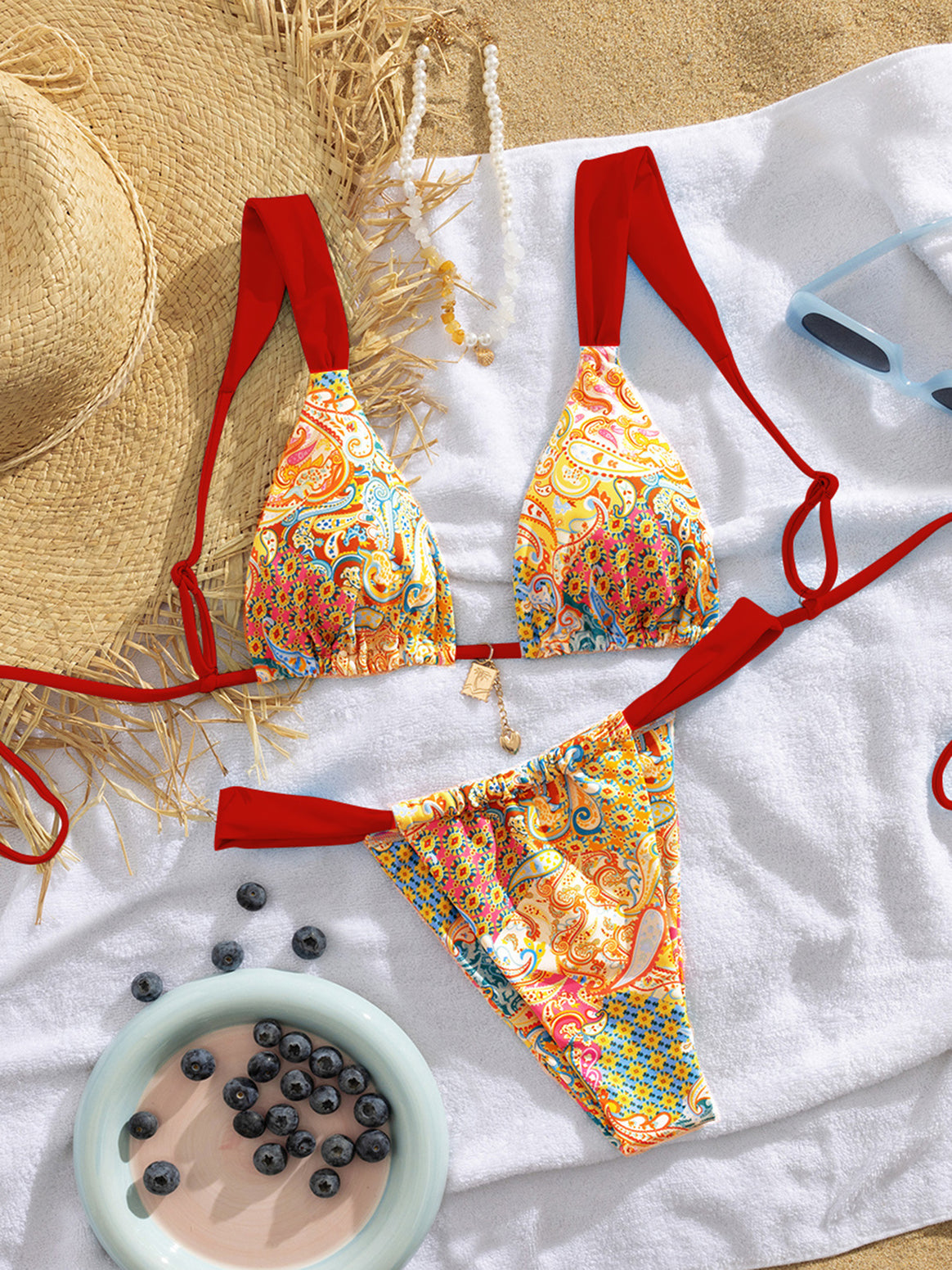 Ladies triangle bikini with playful paisley pattern Mune Fashion