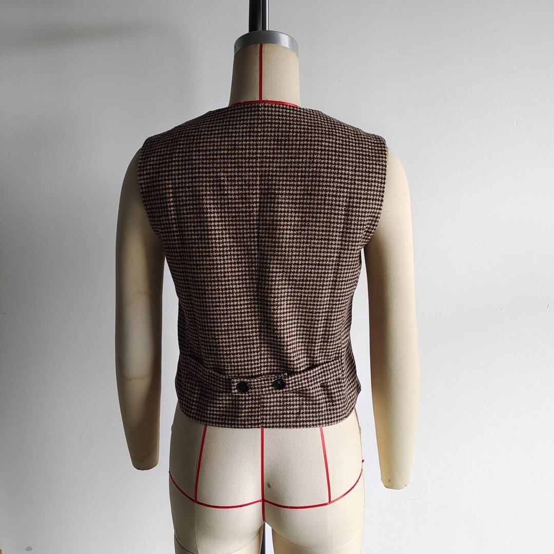 Women tailored houndstooth vest with V-neck and button placket Mune Fashion