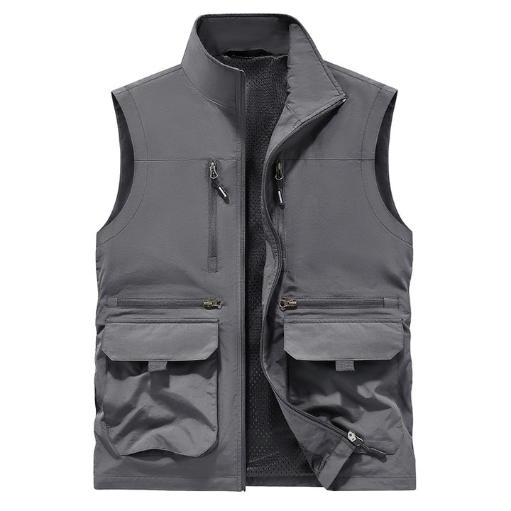 Men's nan multifunctional utility vest with zip pockets, applied flaps and breathable mesh lining Mune Fashion