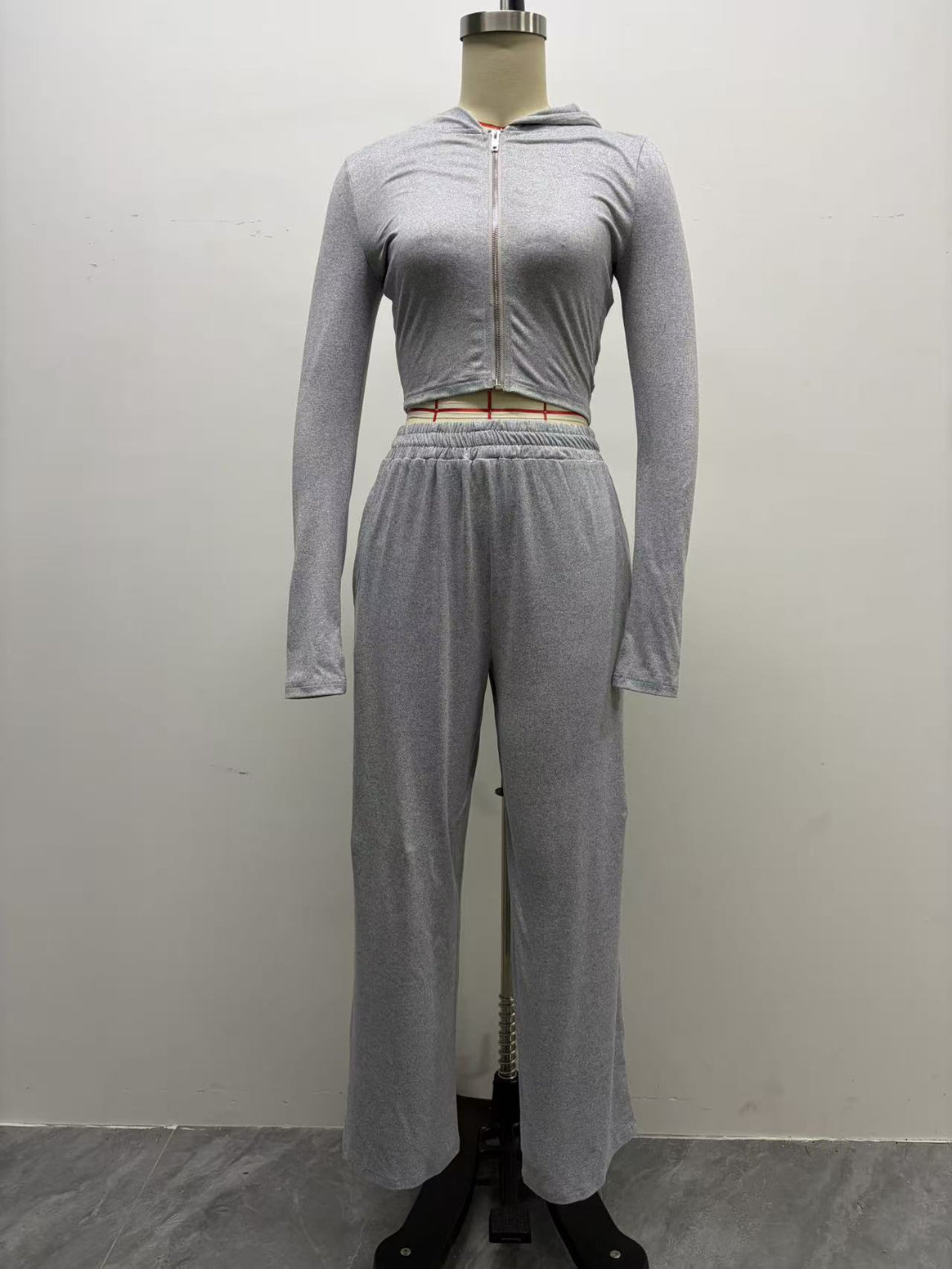 Women Two-Piece Loungewear Set Ribbed Crop Hoodie with Zipper and Thumb Hole as well as Loose Sweatpants Mune Fashion