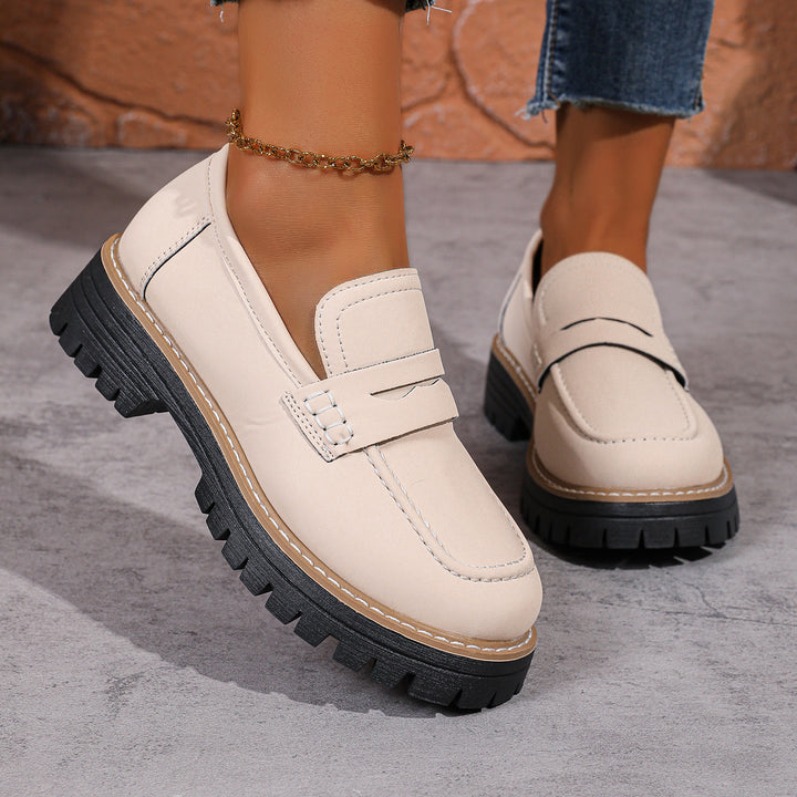 Women Chunky Loafer with thick profile sole and faux suede upper material Mune Fashion