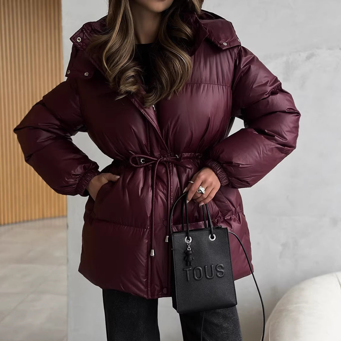 Women’s quilted down jacket with fitted drawstring and hood Mune Fashion