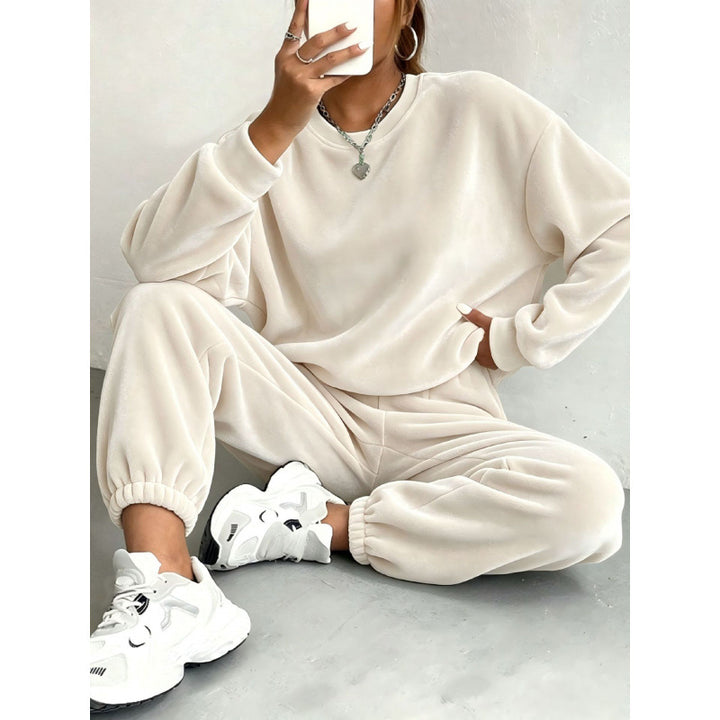 Women's Cozy Velvet Lounge Set with Oversized Sweatshirt and Jogger Pants Mune Fashion